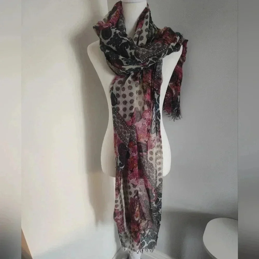 Light weight multi color scarf